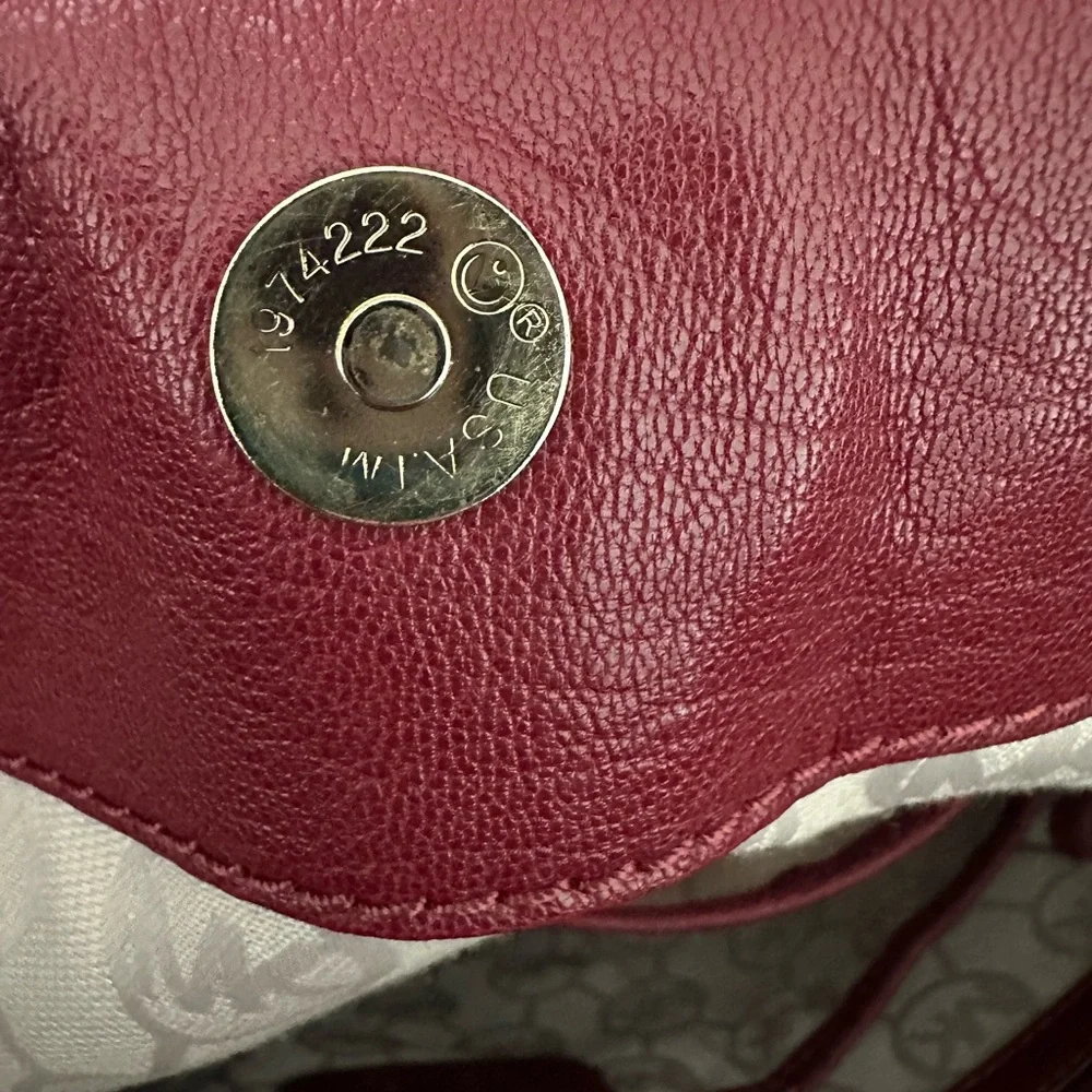 Classic Michael Kors Hamilton Leather Satchel, Size Large in Wine - Picture 9 of 11